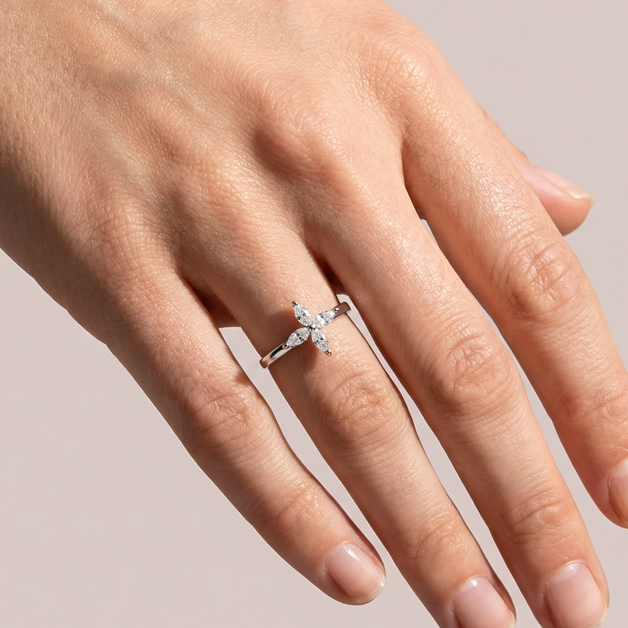 Pierścionek z białego złota z diamentami naturalnymi 0.45 ct, próba 585