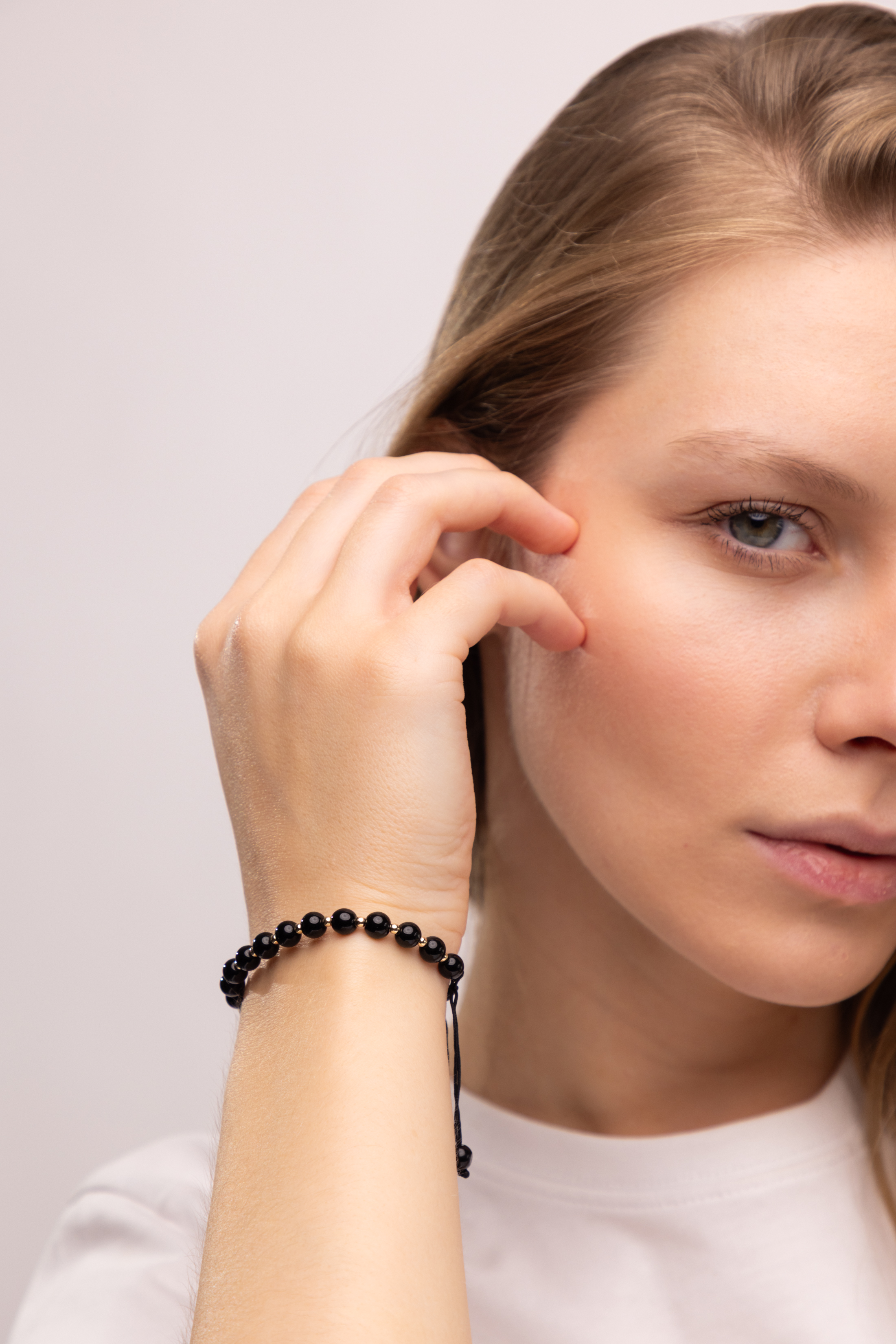 Bransoleta z hematytami i złotymi kulkami, próba 585