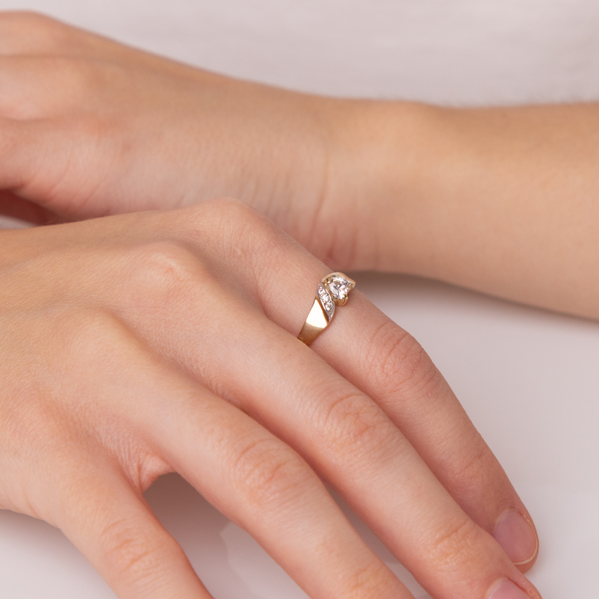 Pierścionek złoty z cyrkonią w kształcie serca, rozmiar 22,5, próba 585