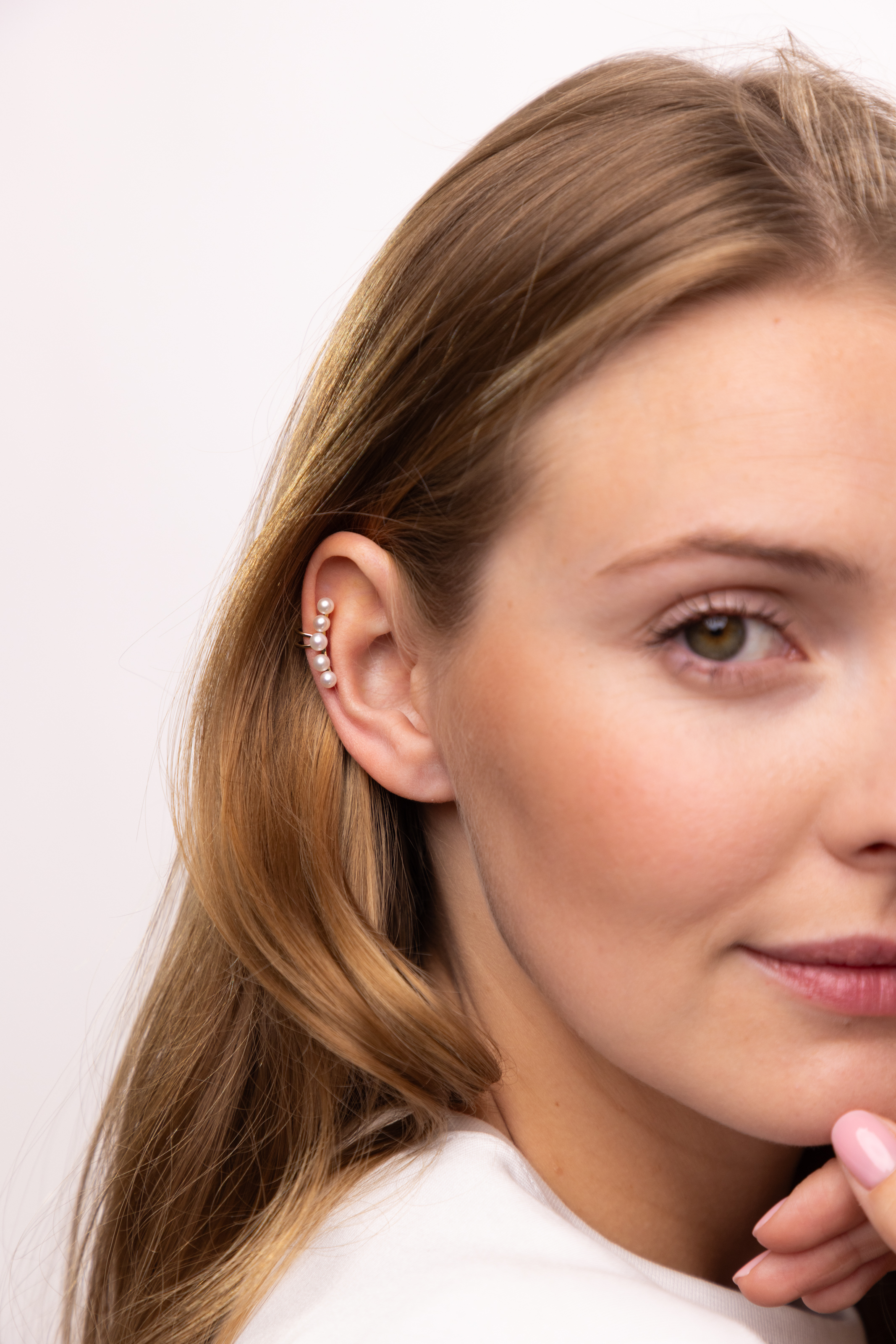 Nausznica złota z perłami hodowanymi, próba 585