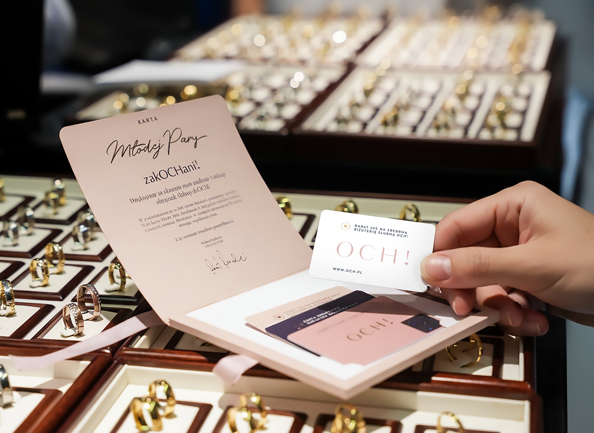 Karta Młodej Party z kartą ślubną z rabatem na biżuterię na obrączkach ślubnych