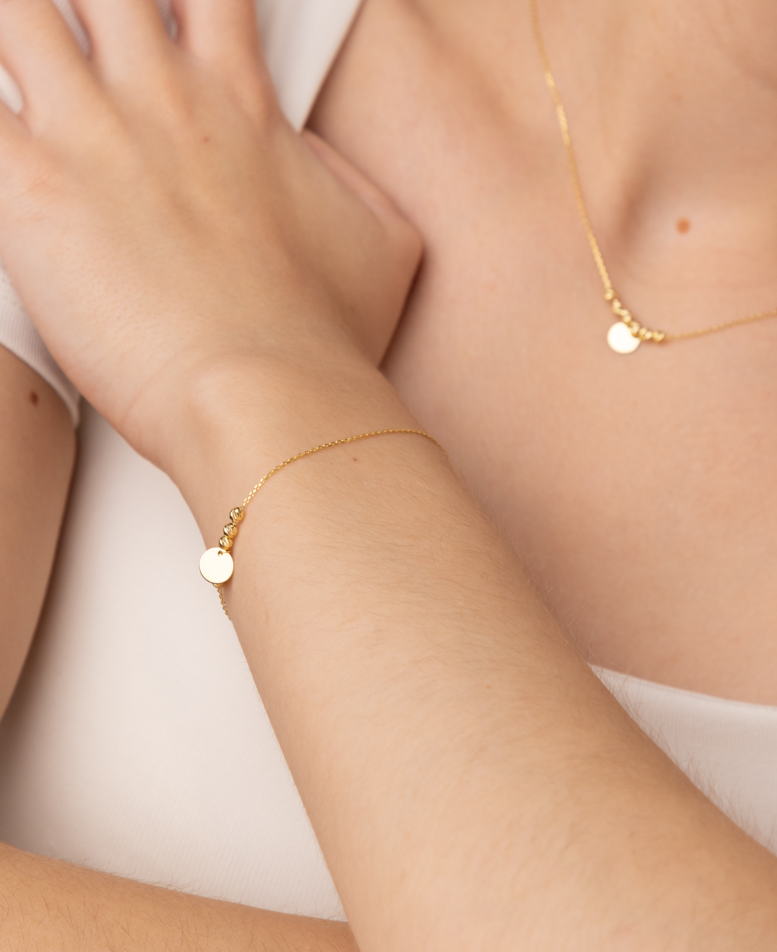 Naszyjnik złoty z kuleczkami i gładką blaszką, próba 58a