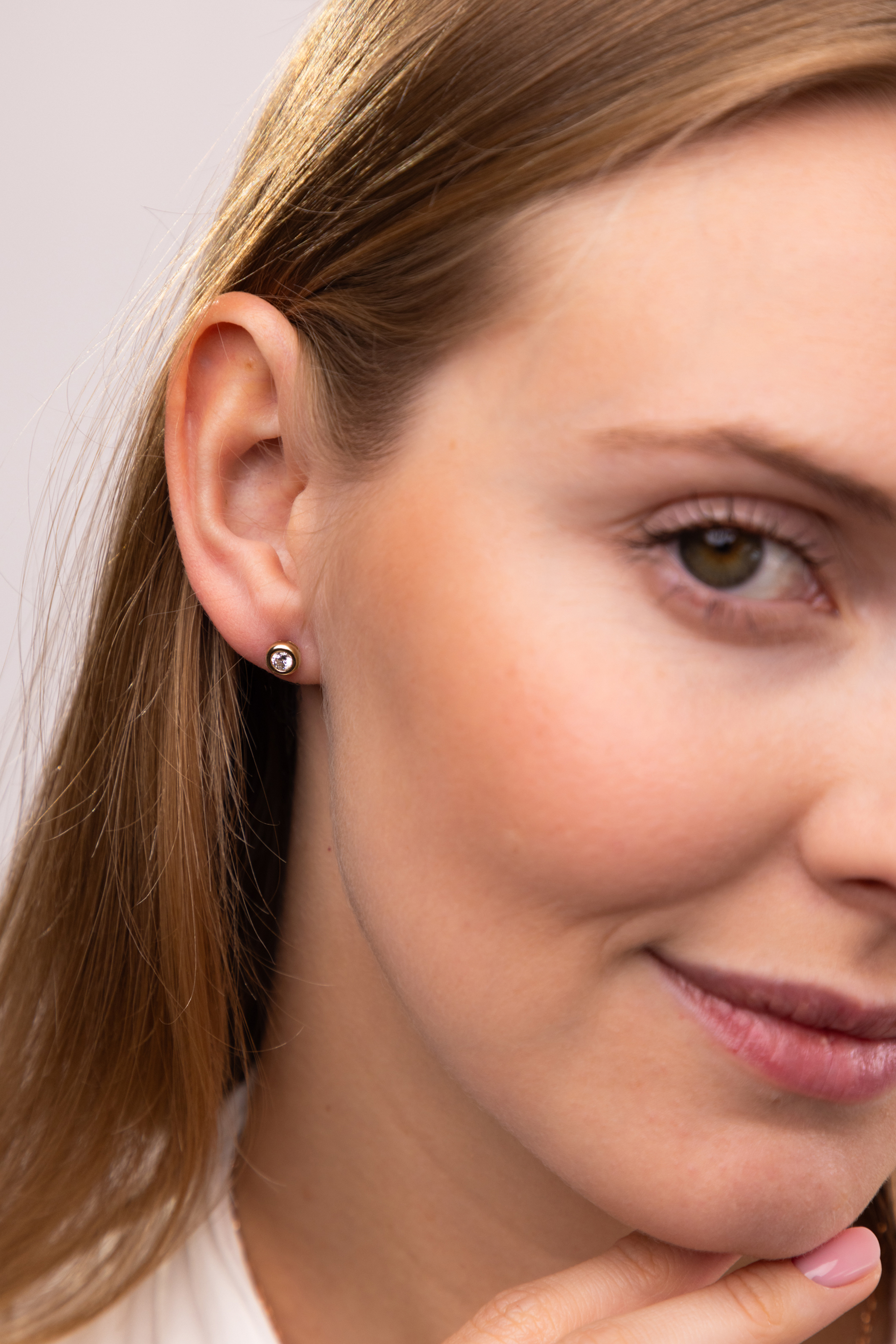 Sztyfty złote z cyrkoniami, średnica 5 mm, próba 585