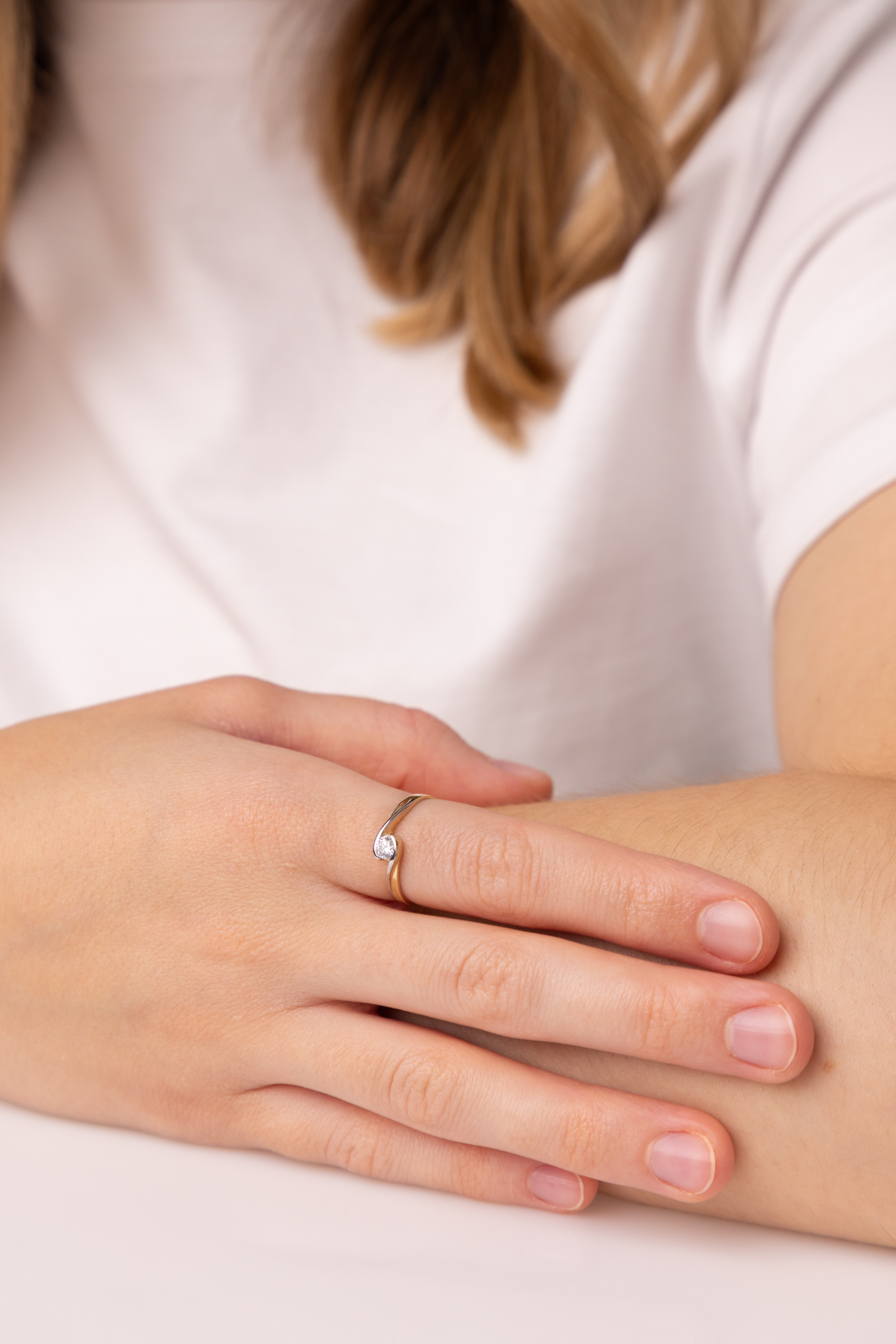 Pierścionek złoty z białą cyrkonią, rozmiar 20,5, próba 585