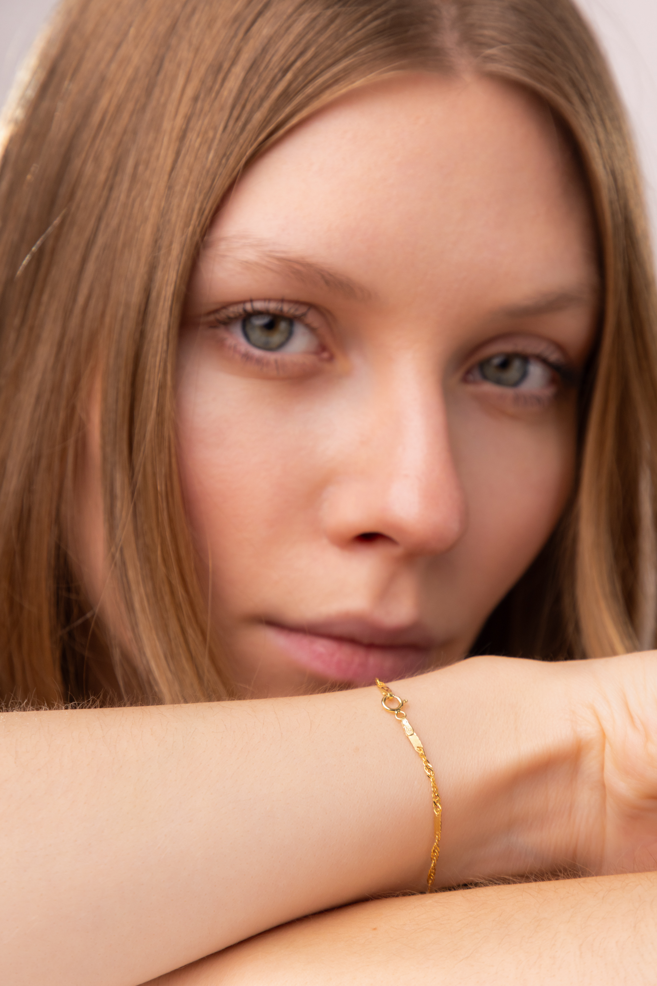 Bransoleta damska złota singapur z blaszką 2 mm, długość 20 cm, próba 585