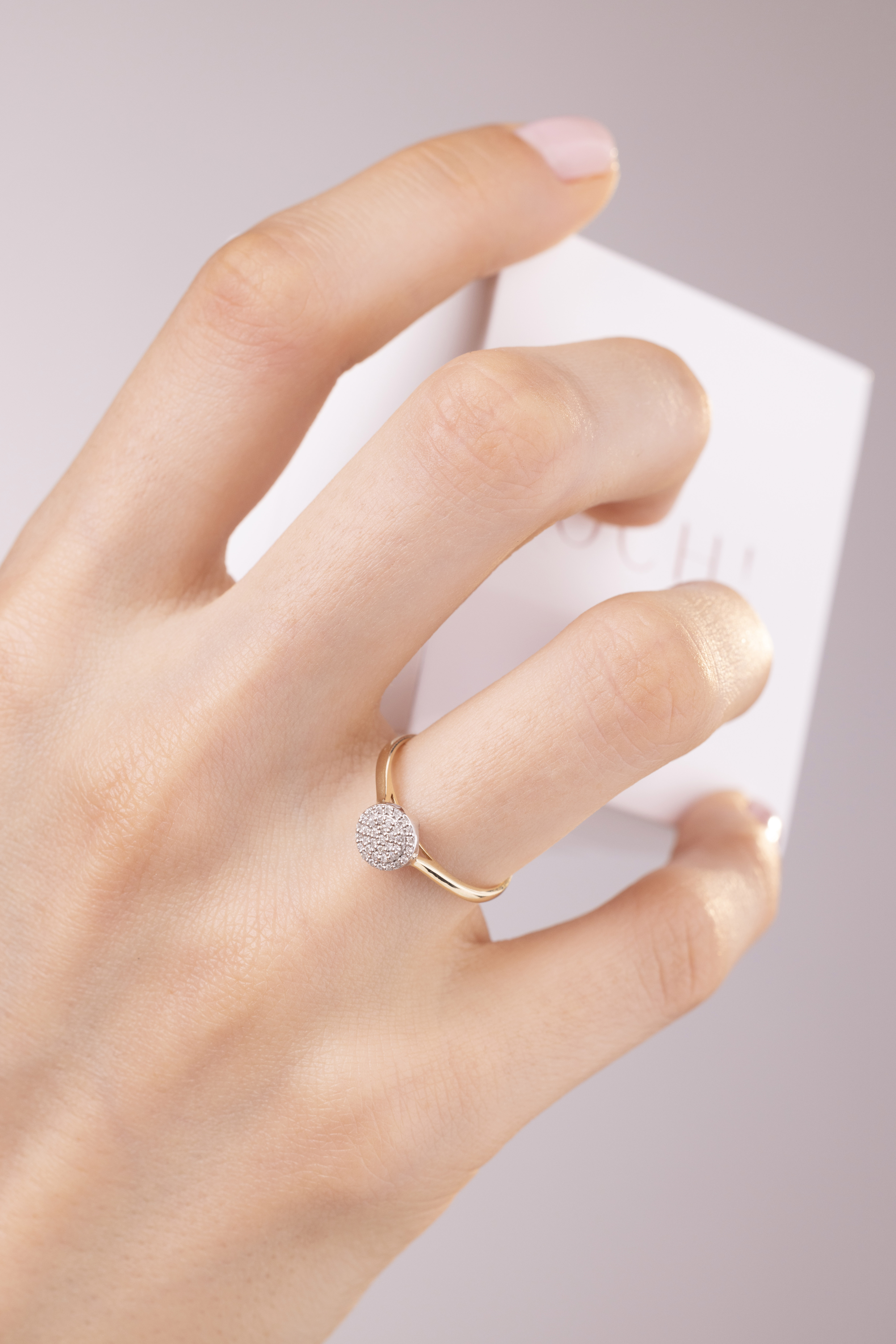 Pierścionek złoty z 37 diamentami naturalnymi, 0.11ct