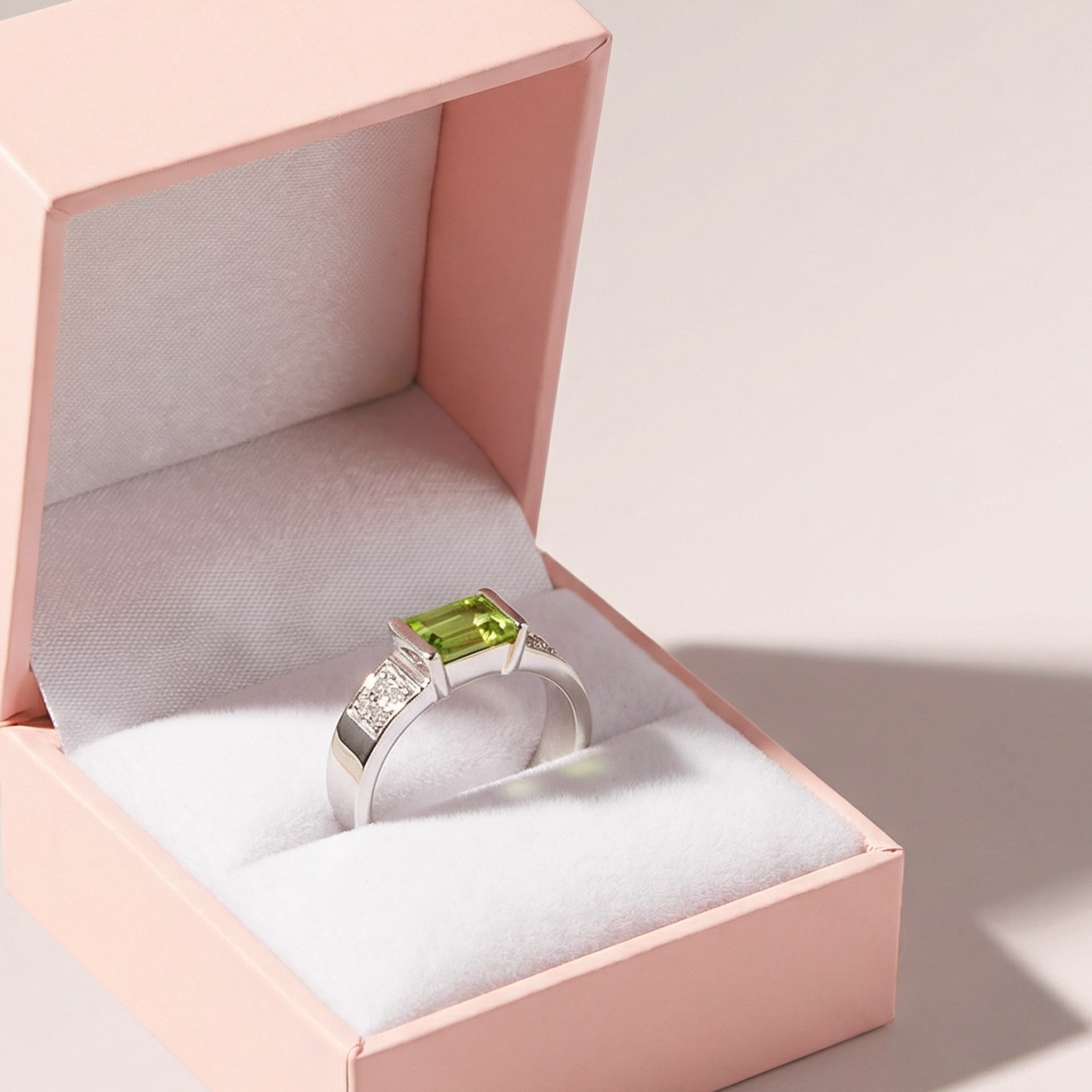 Pierścionek z białego złota vintage z oliwinem 1.01 ct i diamentami naturalnymi, próba 585