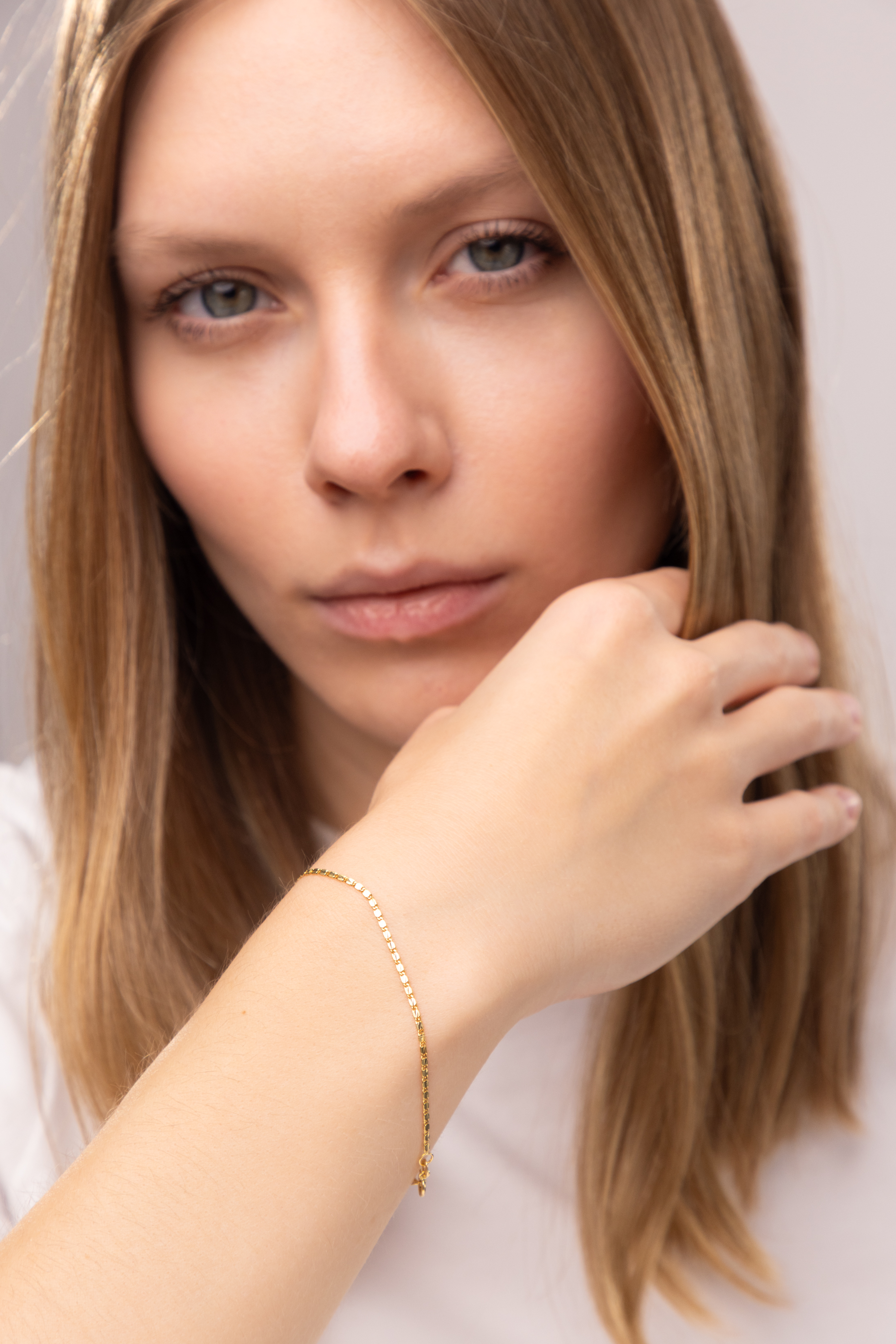 Subtelna bransoleta damska złota o fantazyjnym splocie, długość 18 cm, próba 585