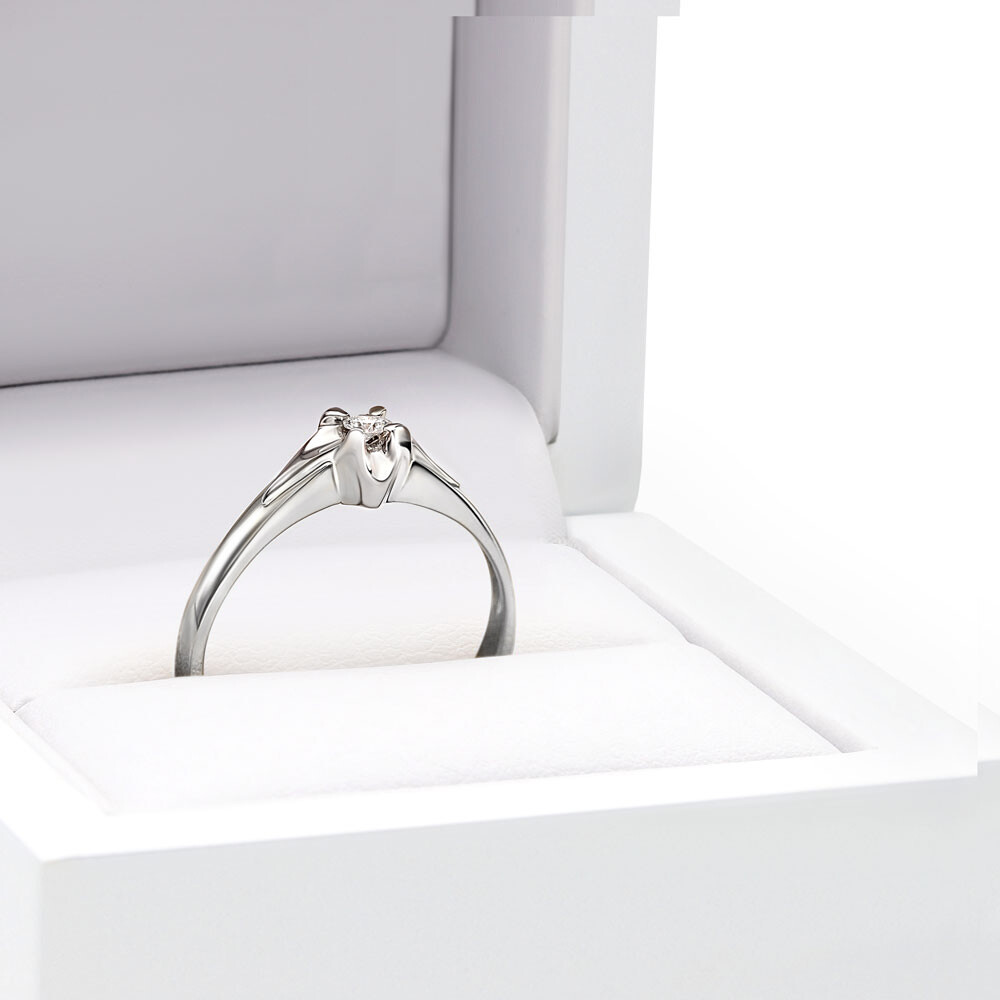 Pierścionek z białego złota z diamentem naturalnym 0.04ct, pr. 585
