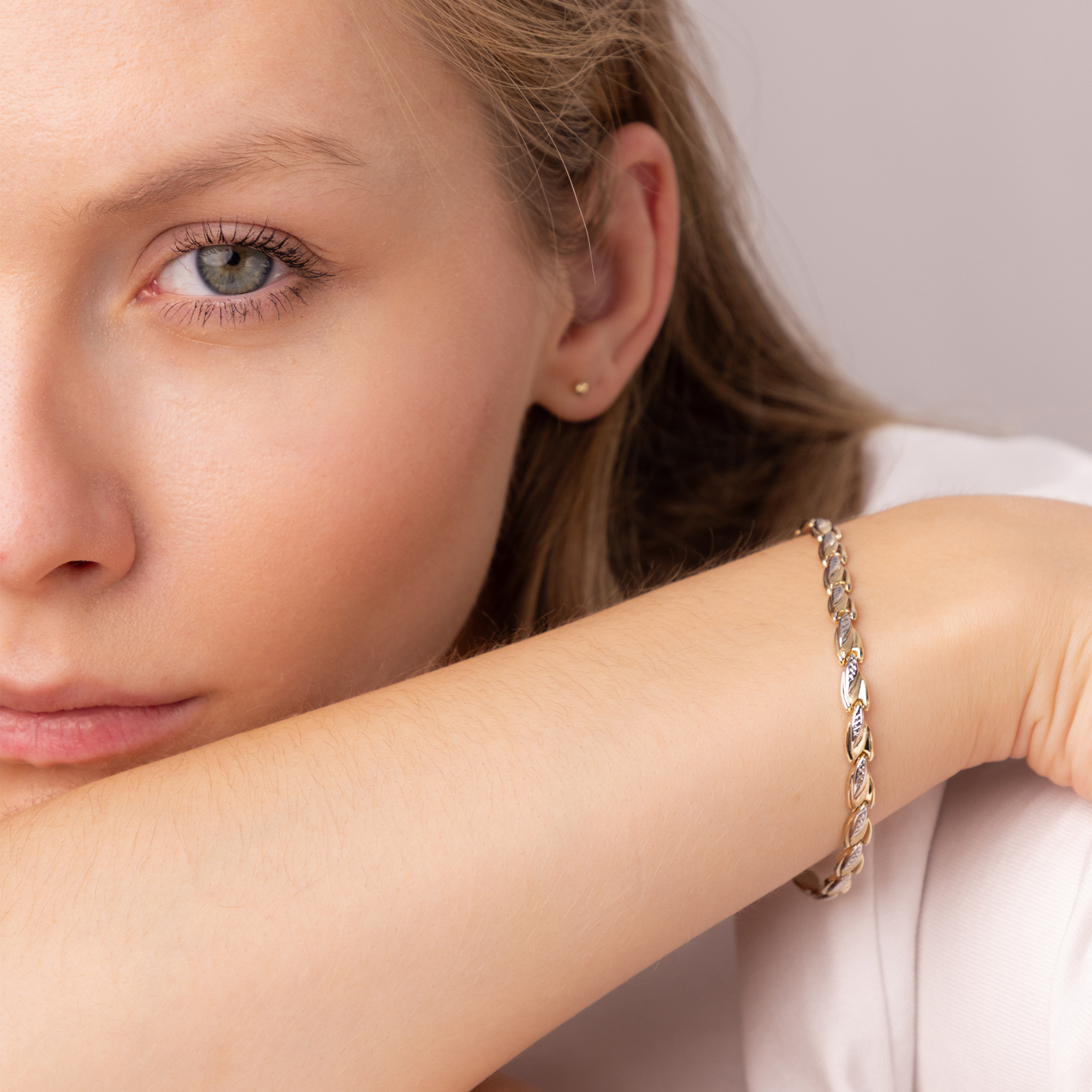 Bransoletka złota z rodowanymi zdobieniami, próba 585