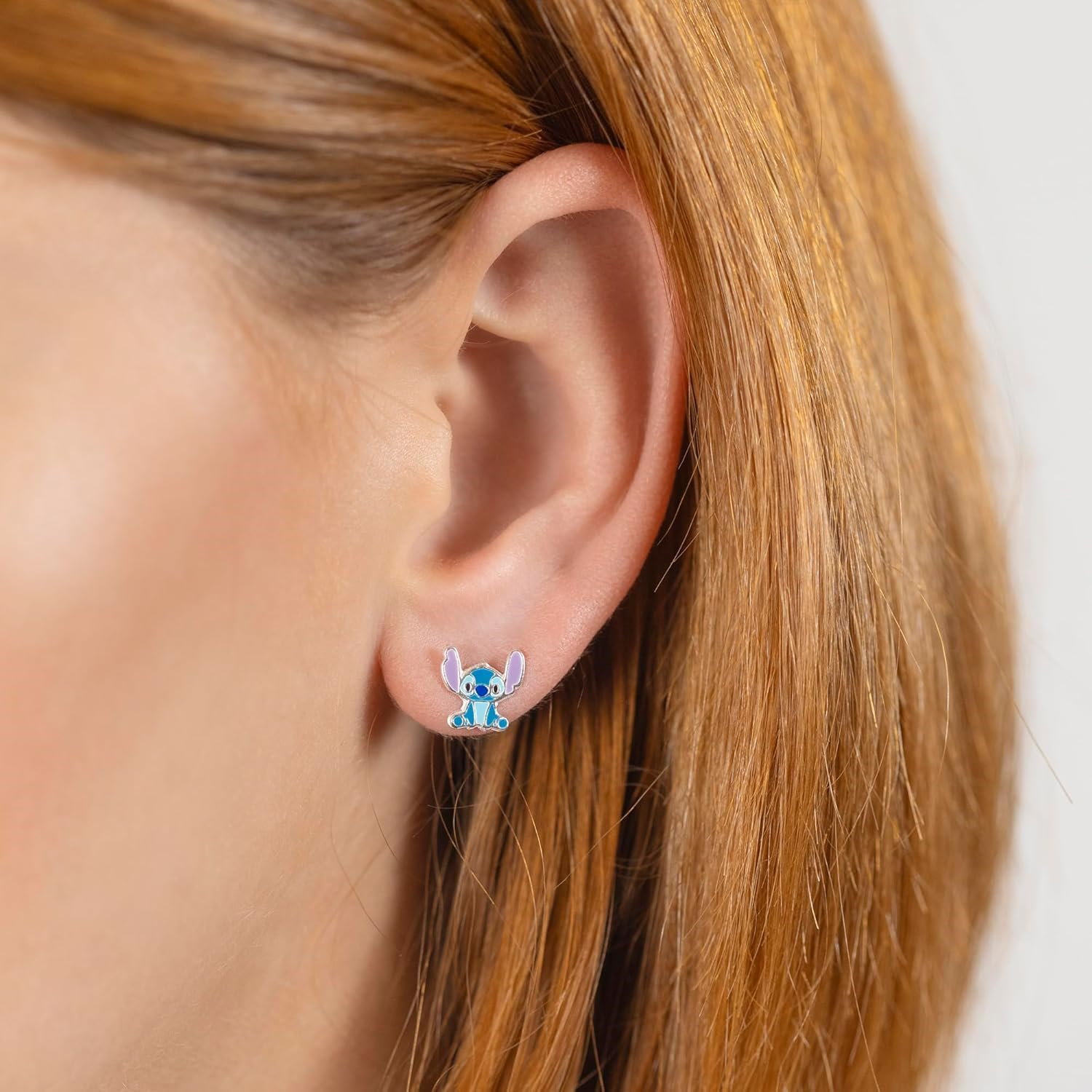 Srebrne kolczyki z emalią Stitch, próba 925