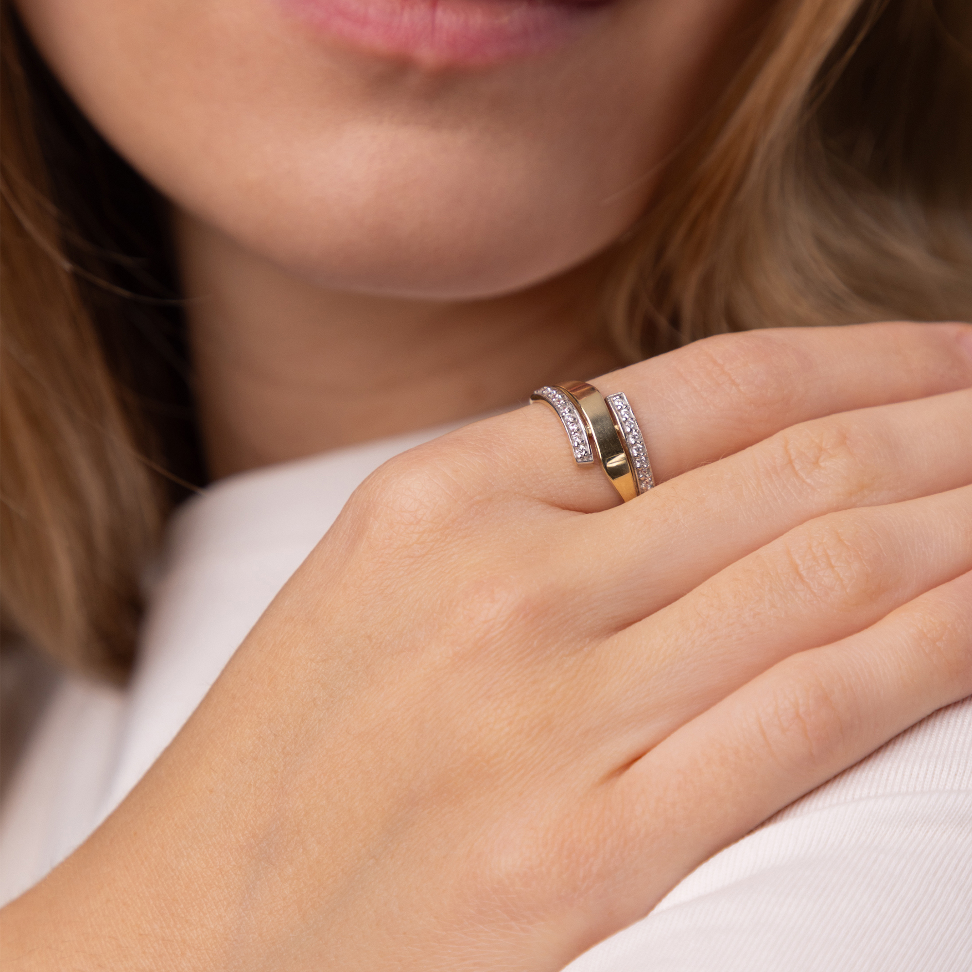 Pierścionek złoty obrączkowy z cyrkoniami, rozmiar 20, próba 585