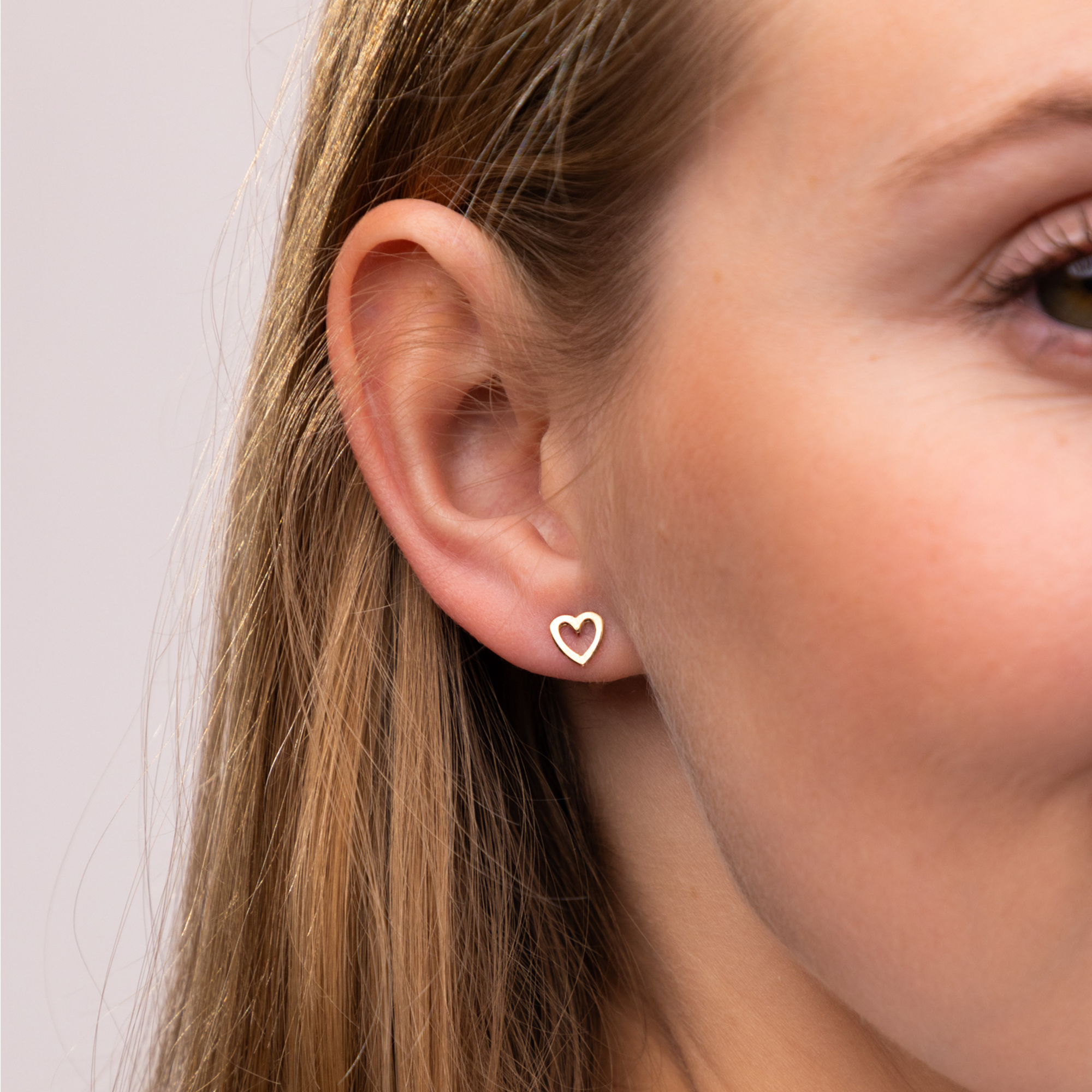 Złote ażurowe kolczyki sztyfty w kształcie serca, próba 585