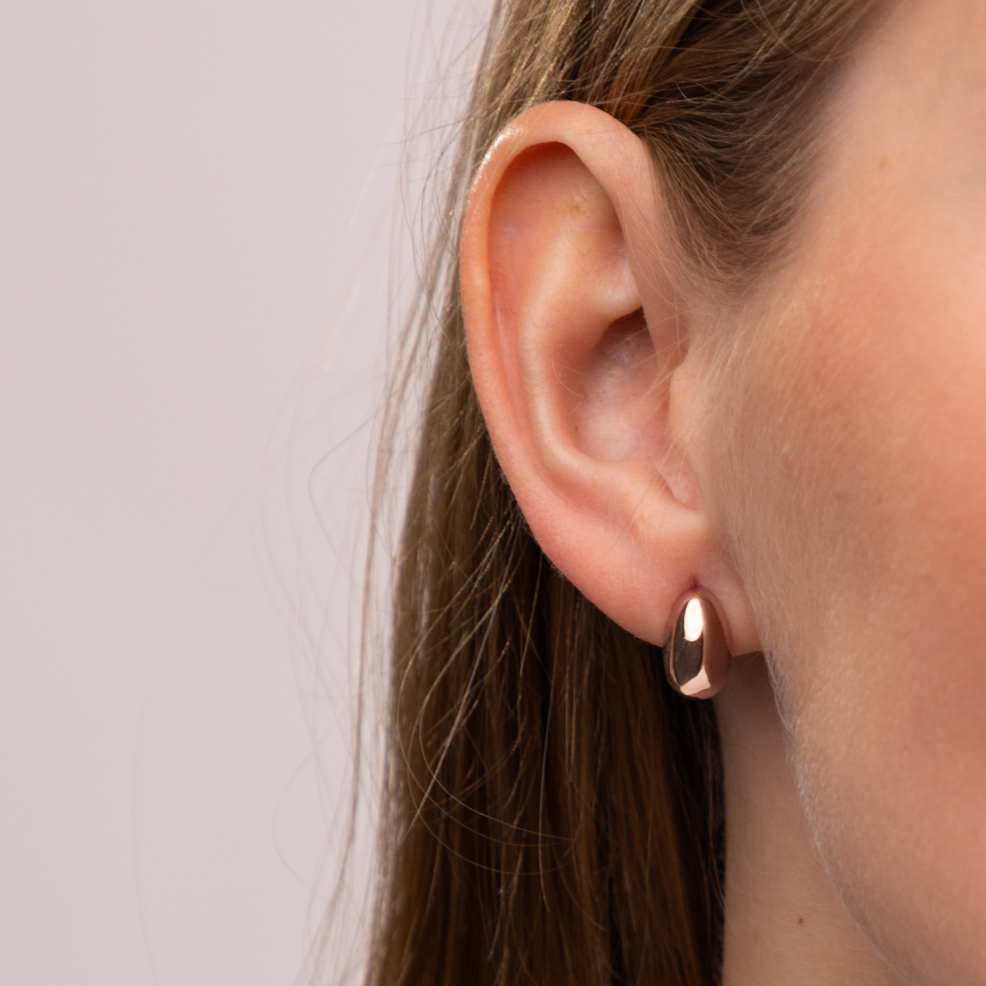 Gładkie kolczyki sztyfty z różowego złota, próba 585