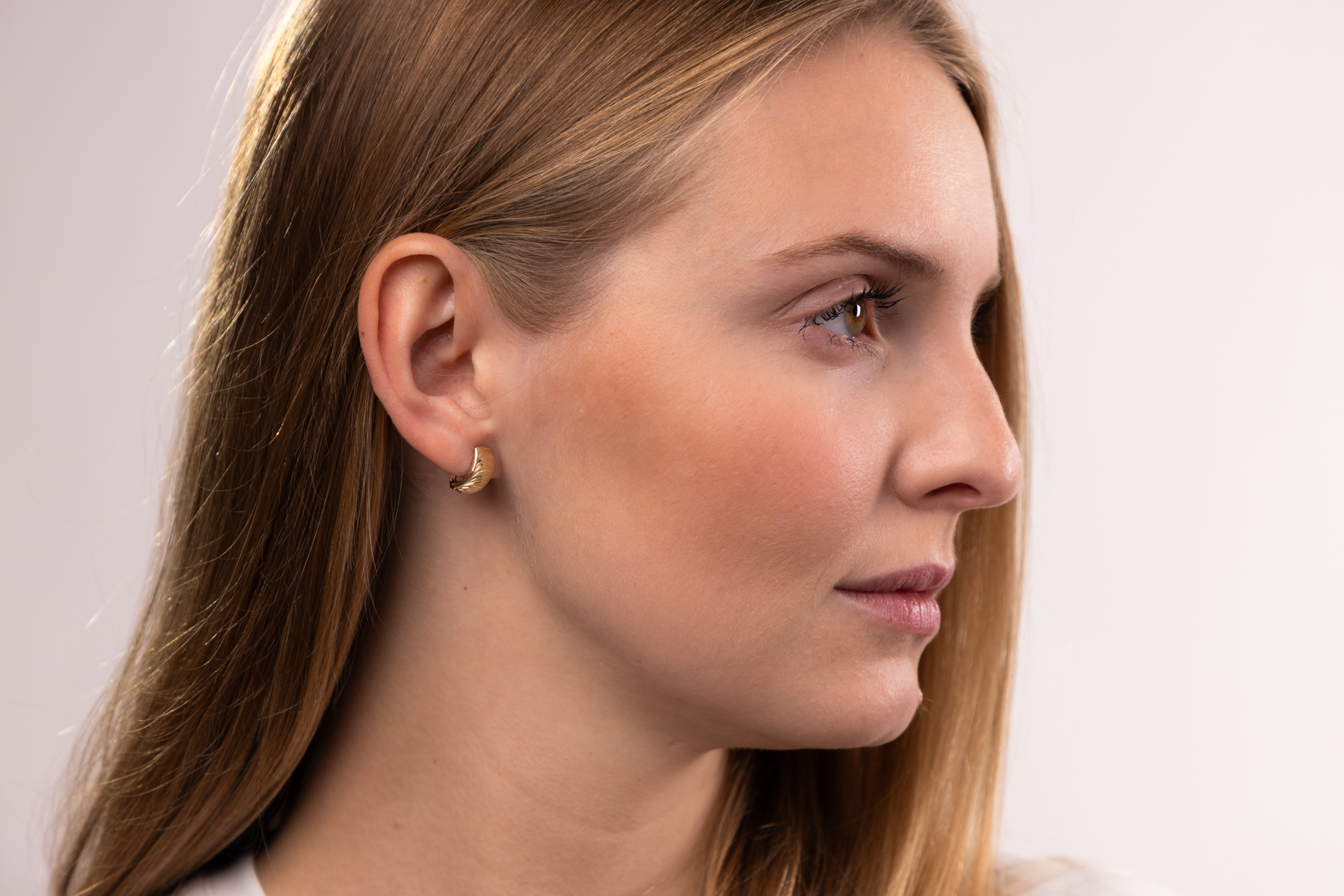 Pięknie zdobione złote kolczyki, próba 585