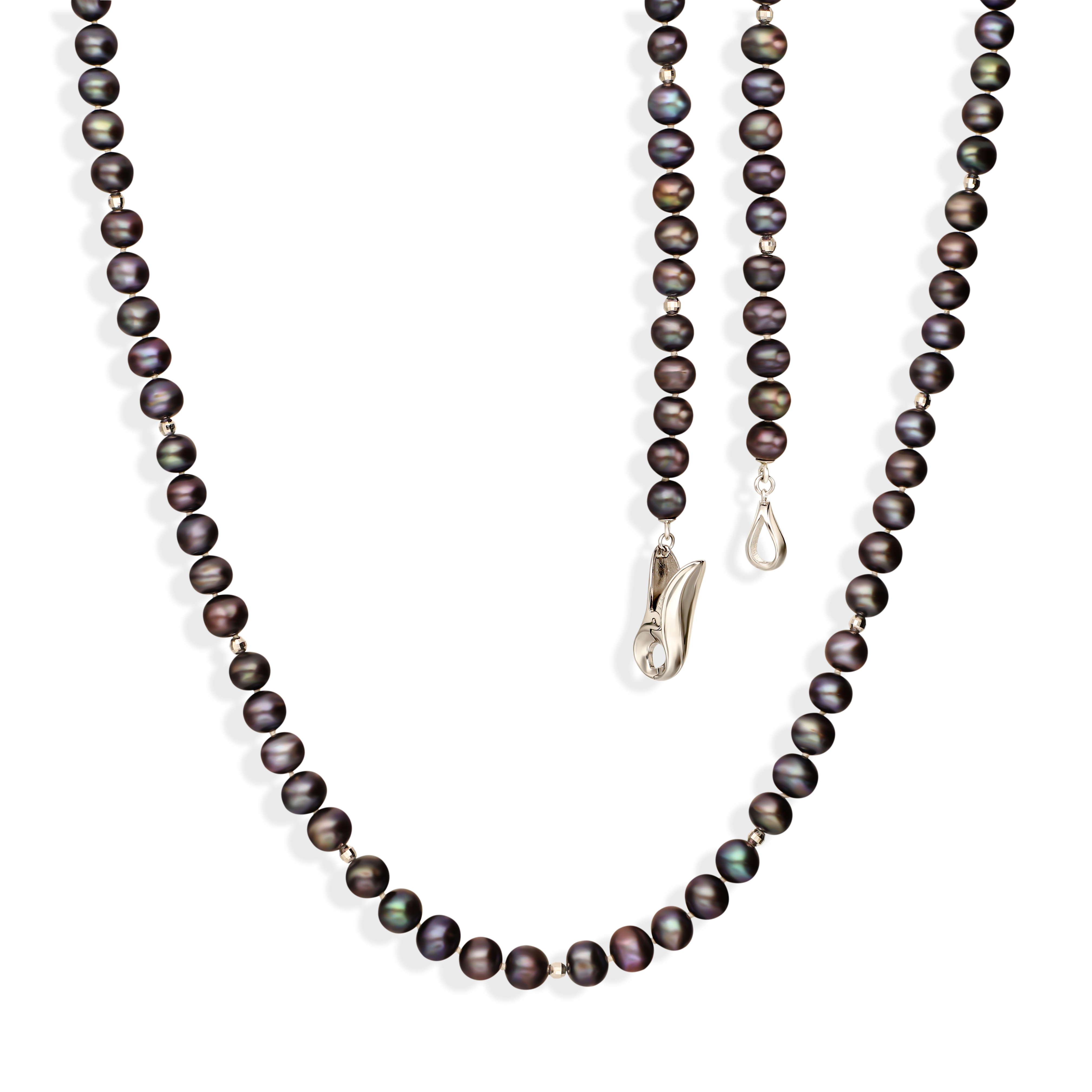 Naszyjnik z ciemnych pereł hodowanych na srebrnym zapięciu, próba 925