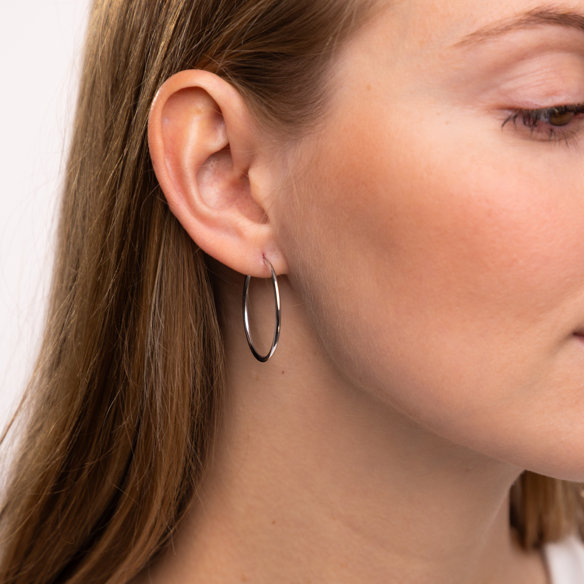 Kolczyki koła z białego złota, średnica 3 cm, próba 585