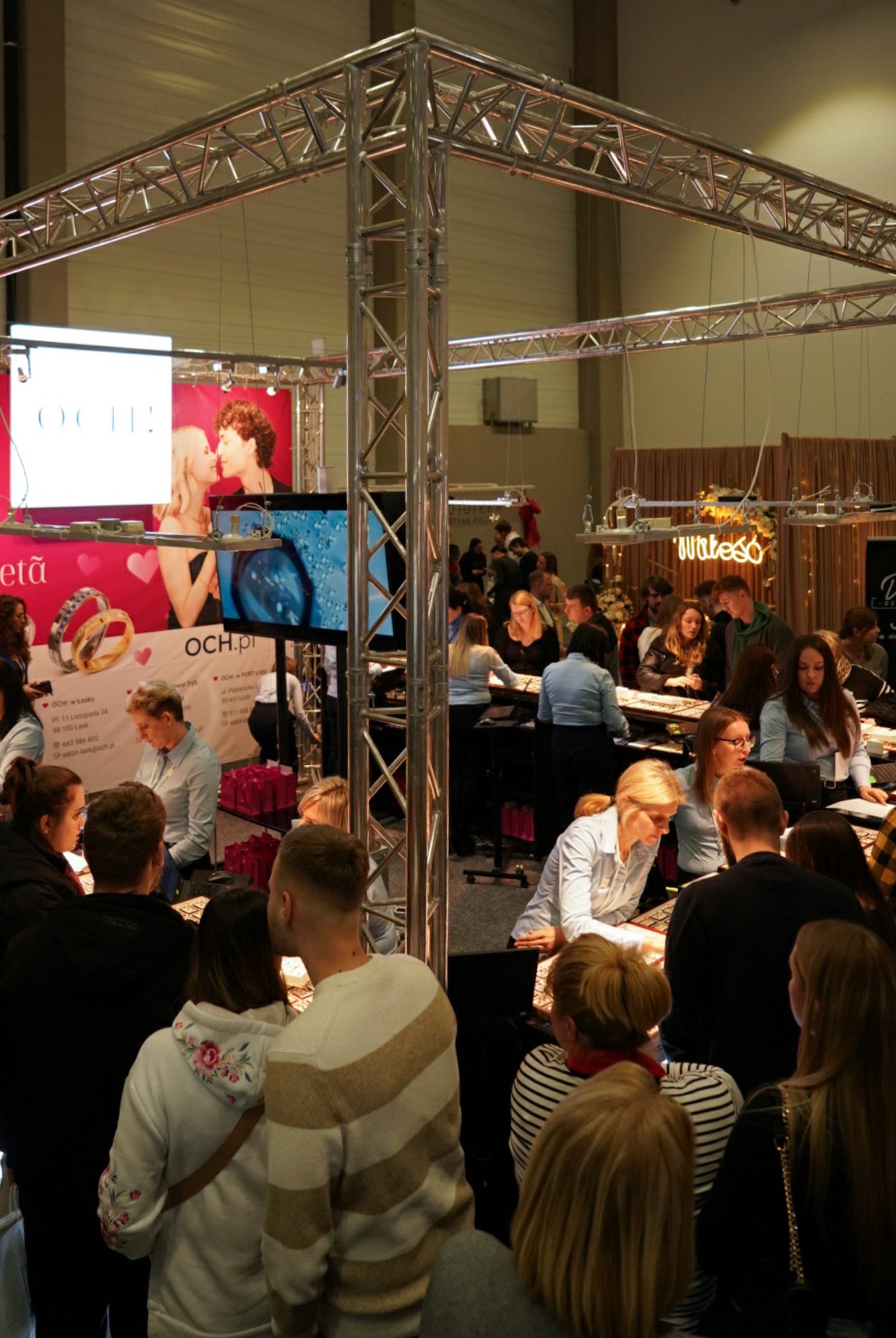 Targi ślubne OCH! stoisko z obrączkami ślubnymi