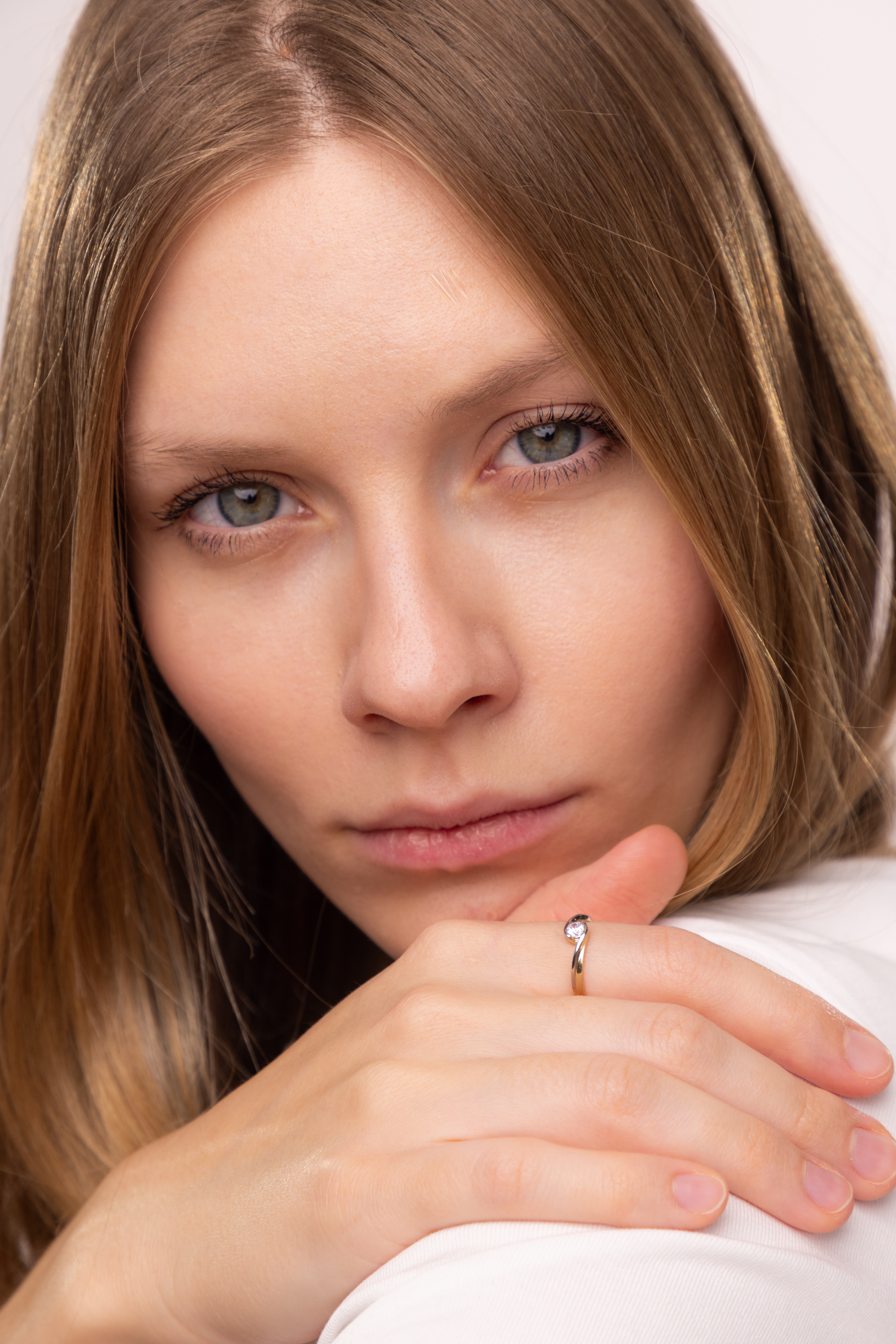 Pierścionek złoty z białą cyrkonią, rozmiar 20,5, próba 585