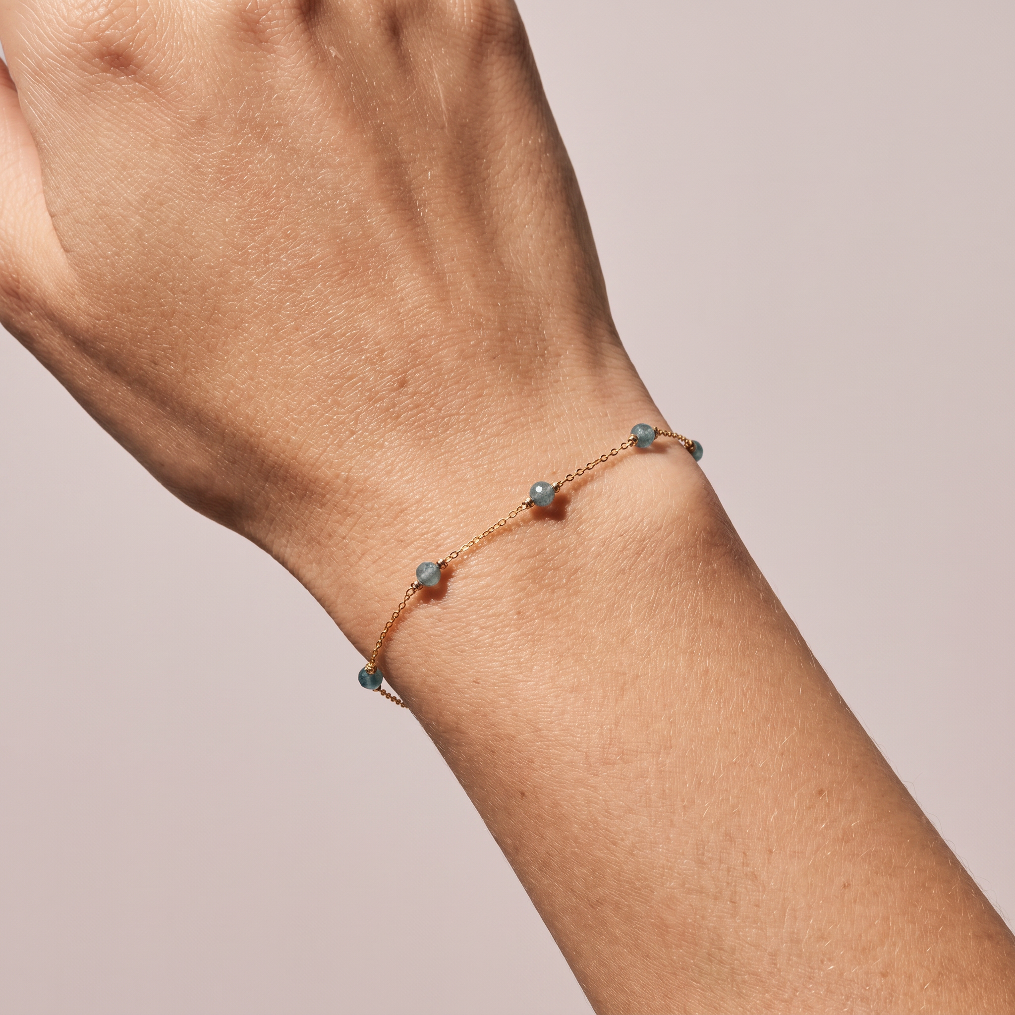 Bransoleta złota z 5 naturalnymy akwamarynami, próba 585