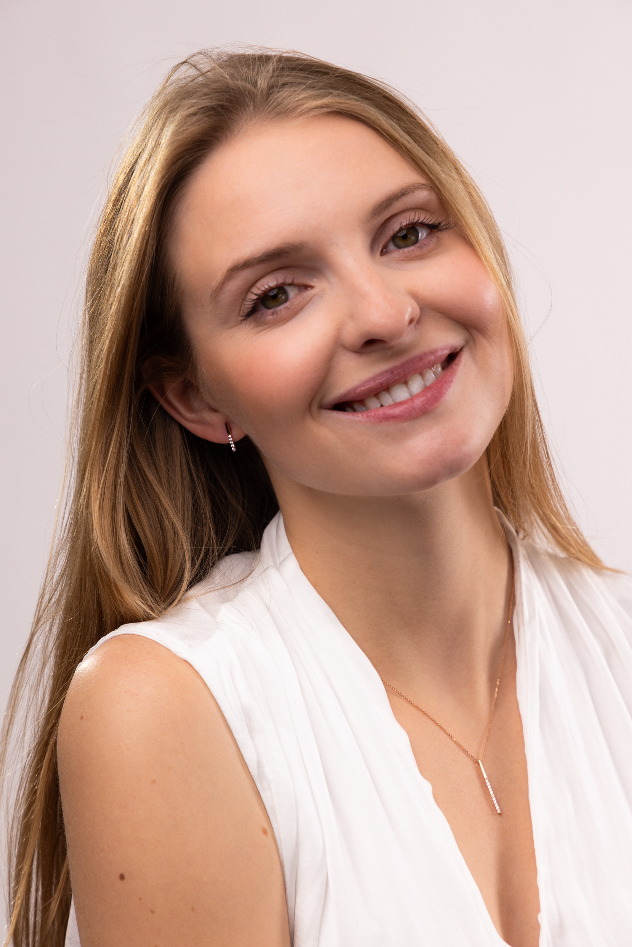 Kolczyki patyczki z cyrkoniami na sztyfcie z różowego złota, próba 585