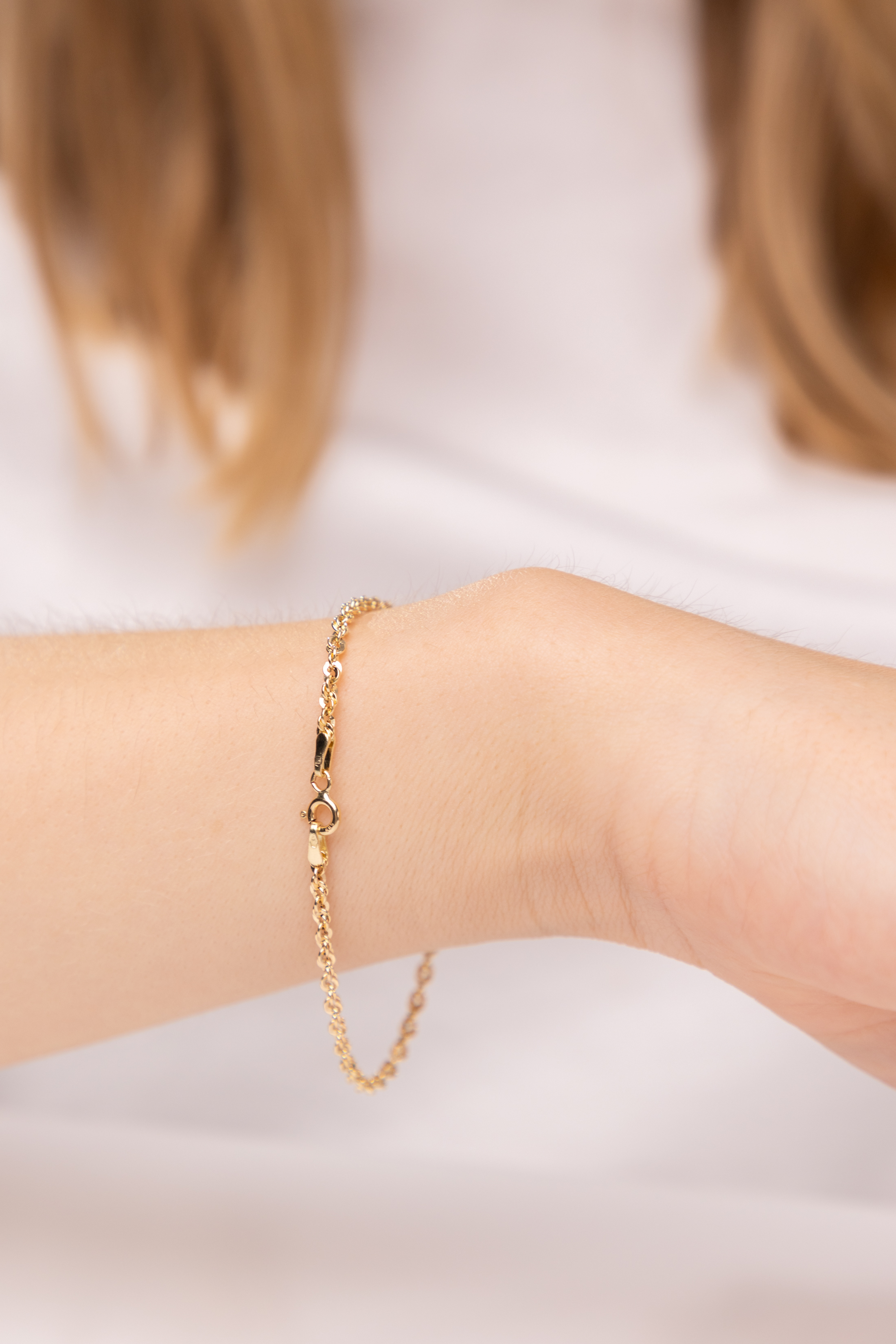 Damska bransoleta złota o splocie korda diamentowana, długość 19 cm, próba 585