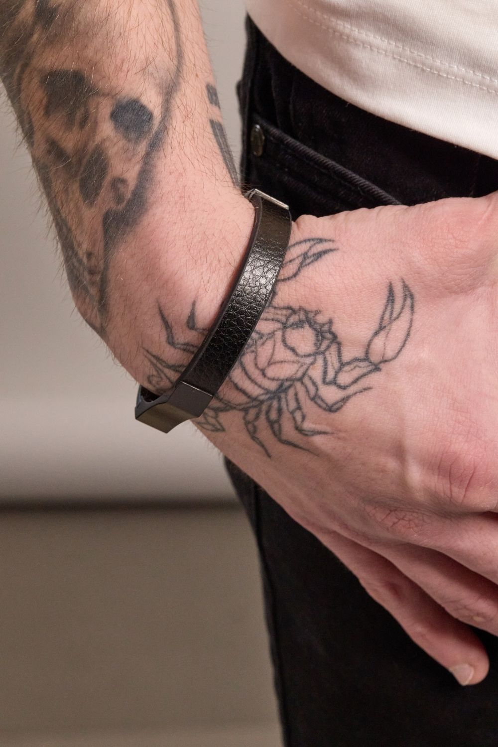 Skórzana bransoleta męska ze stalową, czarną blaszką