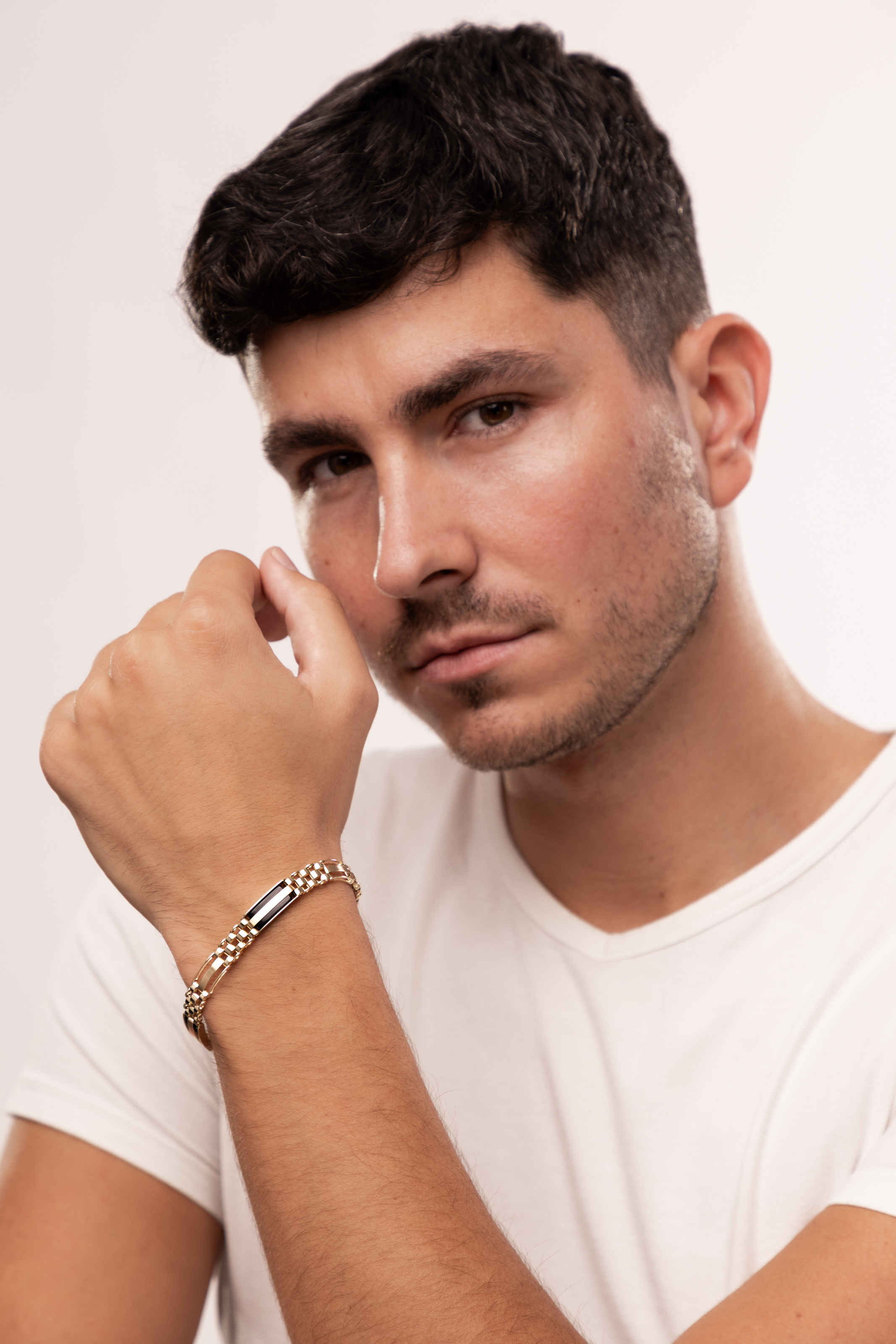 Złota bransoleta męska z onyksem, próba 585