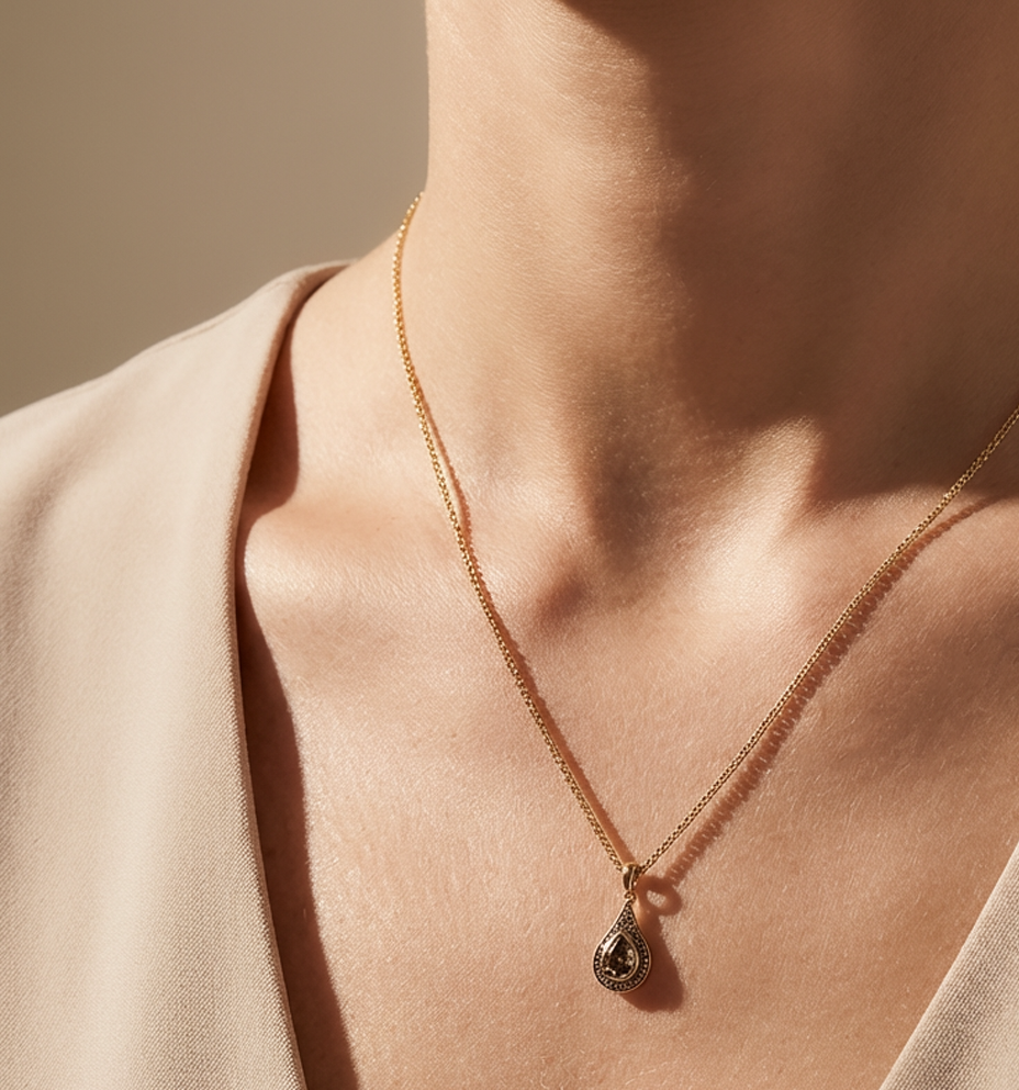 Designerska złota zawieszka z kwarcem dymnym i diamentami naturalnymi, próba 585